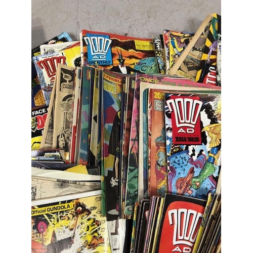 130 - Comic book interest,  large collection of 1980s 2000AD comics featuring Judge Dread,along with two 1... 