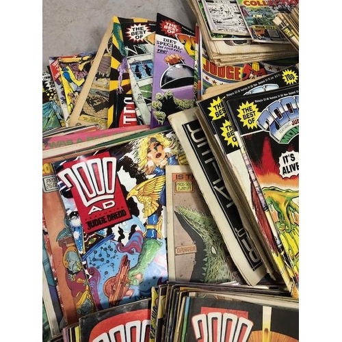 130 - Comic book interest,  large collection of 1980s 2000AD comics featuring Judge Dread,along with two 1... 