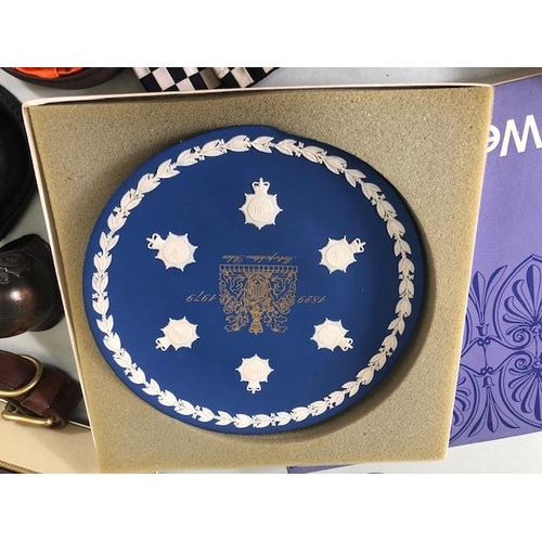 148 - Police related memorabilia, Wedgewood  blue jasper commemorative plate, 1829-1879 Metropolitan polic... 