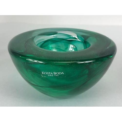 172 - Art glass, four items of hand blown studio glass, being a green swirl marble dish, galaxy paperweigh... 