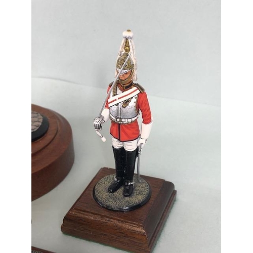 177 - Military Interest, collection of finely hand painted diecast figures of guardsmen, all mounted on wo... 