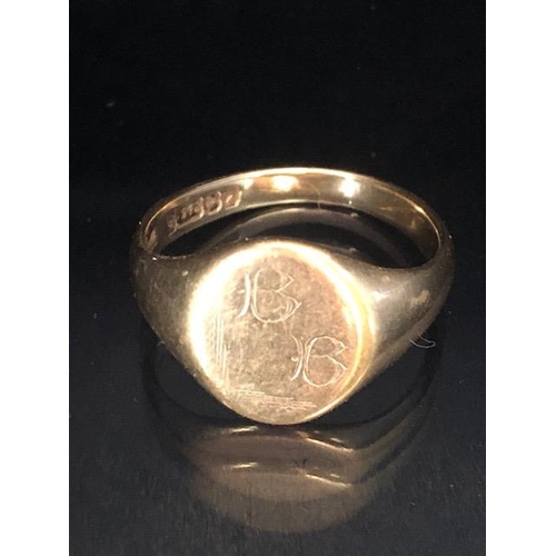 43 - 9ct Gold signet ring size 'P' and 4.7g