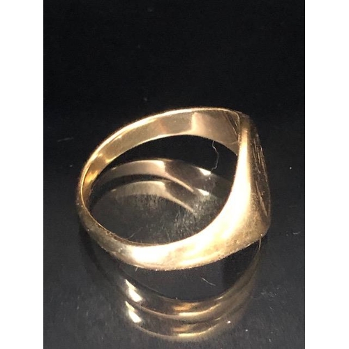 43 - 9ct Gold signet ring size 'P' and 4.7g