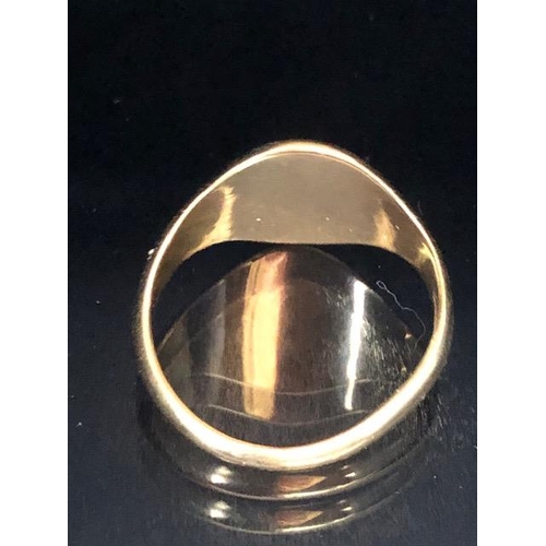 43 - 9ct Gold signet ring size 'P' and 4.7g