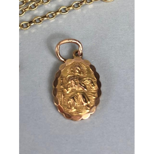 6 - Two 9ct Gold chains A/F and a 9ct Gold pendant (approx 3.2g)