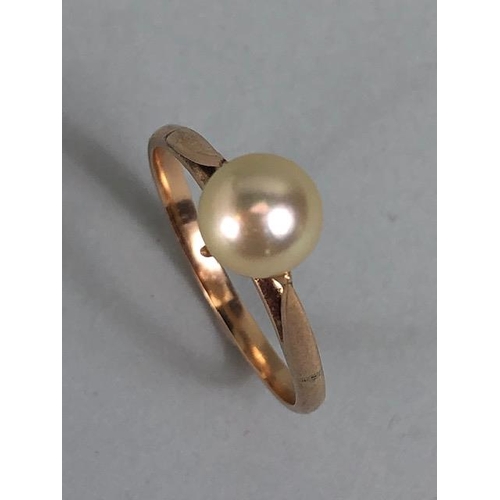 73 - 9ct gold ring set with a single cultured pearl approximately 2.45g size R