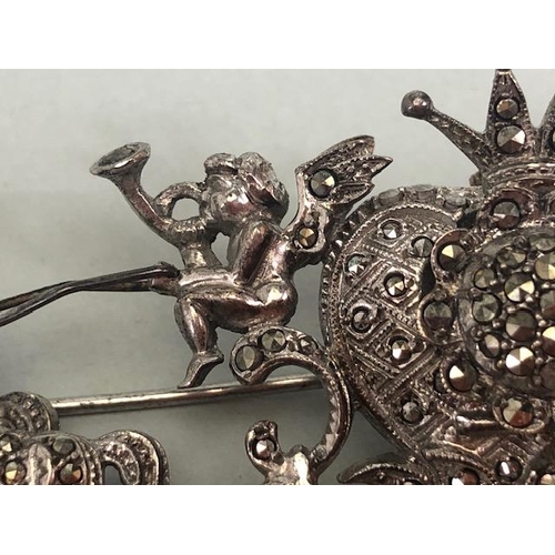 8 - Sterling Silver marcasite horse and carriage watch brooch with inset timepiece with crown shaped hin... 