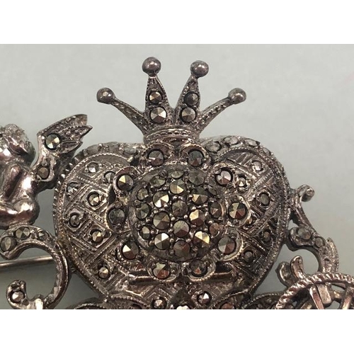 8 - Sterling Silver marcasite horse and carriage watch brooch with inset timepiece with crown shaped hin... 