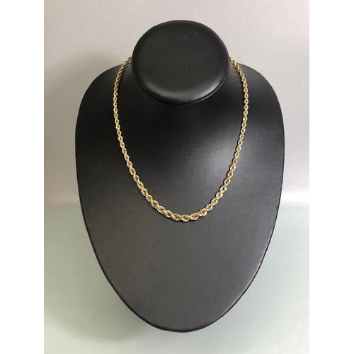 35 - 9ct Gold necklace of graduated circular link design marked 375 and approx 44cm in length and 11g in ... 