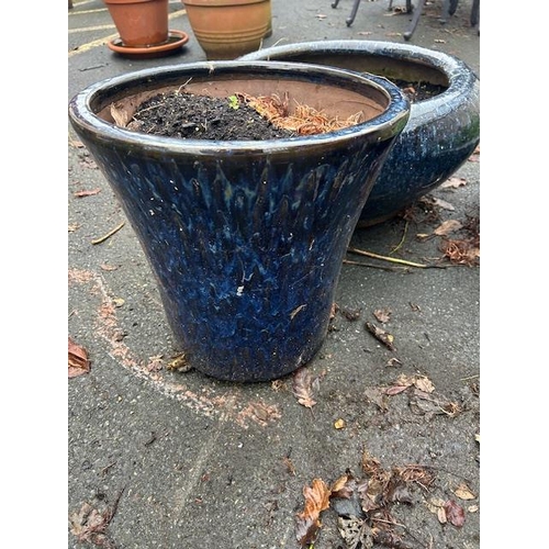 421 - Collection of good sized Ceramic blue glazed garden pots (4)