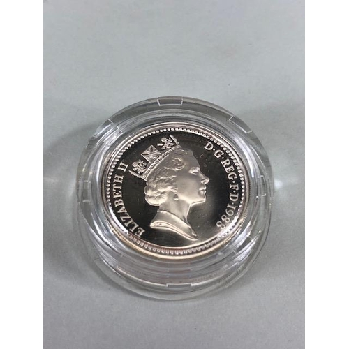 53 - Coins, Group of British Royal Mint silver proof coins, 1993 Silver Proof one pound coin in case with... 