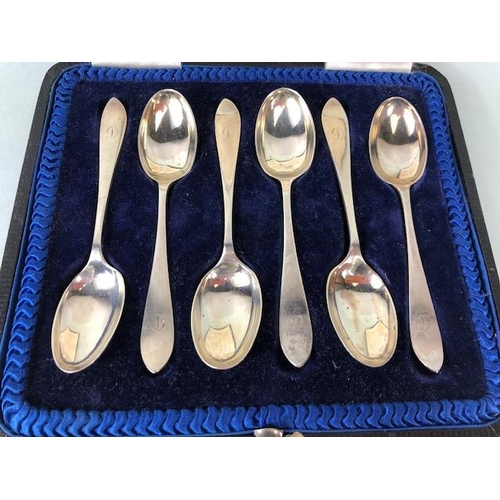 56 - Antique silver, cased set of English hallmarked teaspoons, Sheffield 1918, approximately 80.8g