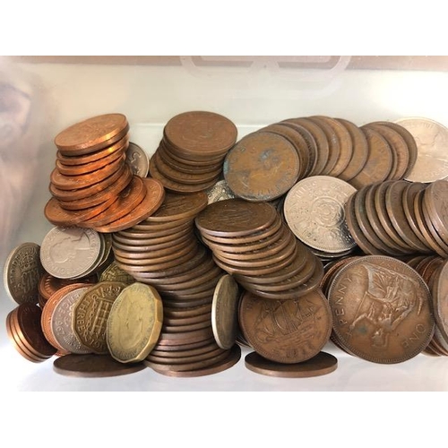 61 - Coins, quantity of British used circulated coins from the reign of Victoria through to QE2, to inclu... 