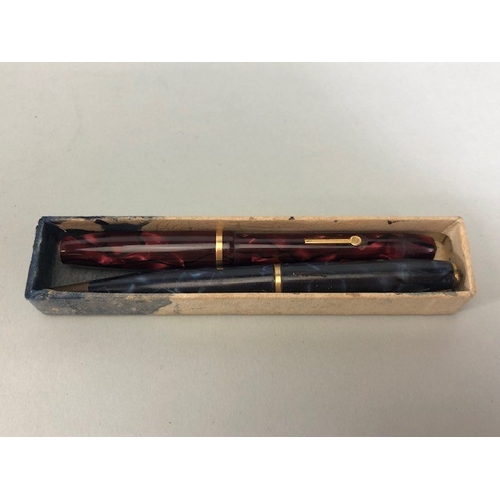 126 - Vintage pens, fountain pen and pencil Dinkies by Conway in their original box