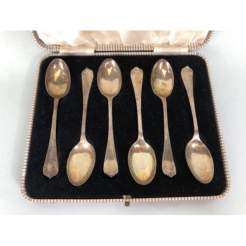 17A - Antique silver, cased set of six English Hallmarked silver  tea spoons approximately 68.57g