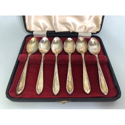 27 - English Silver Hallmarked set of six tea spoons in their case, approximately 82.22g