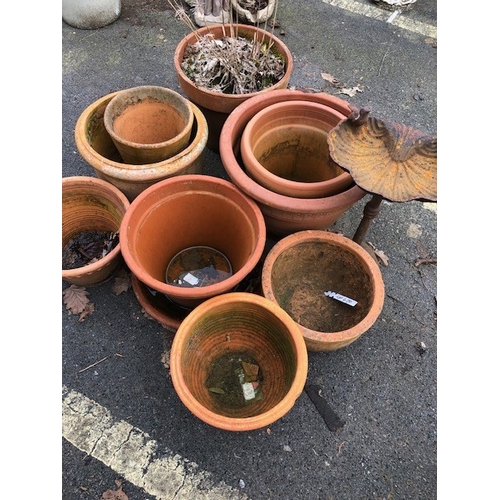 420 - Collection of terracotta garden pots and a metal birdbath