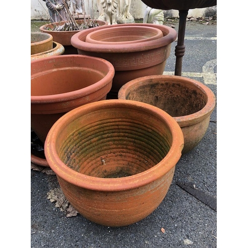 420 - Collection of terracotta garden pots and a metal birdbath