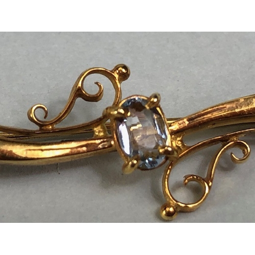 47 - Antique and vintage jewellery, Edwardian bar brooch marked 375 set with aquamarine, approximately 2.... 