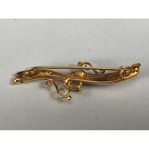 47 - Antique and vintage jewellery, Edwardian bar brooch marked 375 set with aquamarine, approximately 2.... 