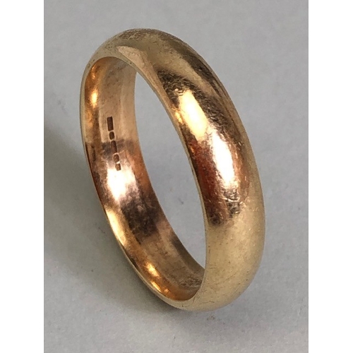 49 - 9ct gold barrel wedding band approximately 9.08g size Z+