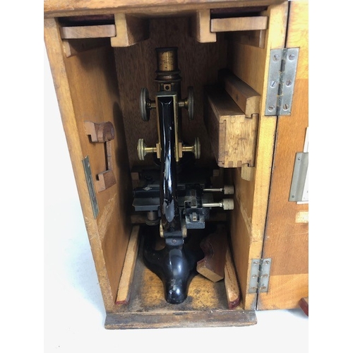189 - Antique and vintage Microscopes, E Leitz Wetzlar Microscope 138678, in its wooden case, and a Becks ... 