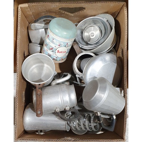 27 - A box of vintage kitchen ware. No in house shipping. Please arrange collection or a shipper.