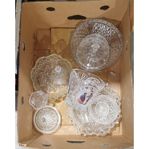 79 - A box of glass ware. No in house shipping. Please arrange collection or a shipper.