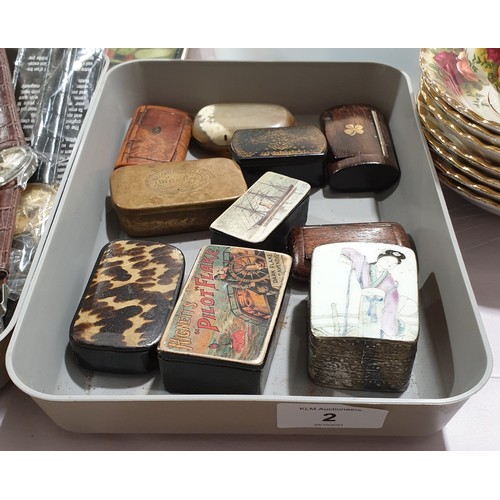 2 - Ten snuff boxes.