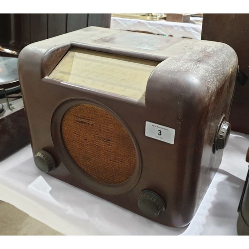 3 - A vintage Bush Bakelite radio. No in house shipping.  Please arrange collection or your own packer a... 