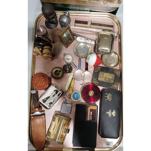 190 - A tray of collectables.

UK shipping only, £14.