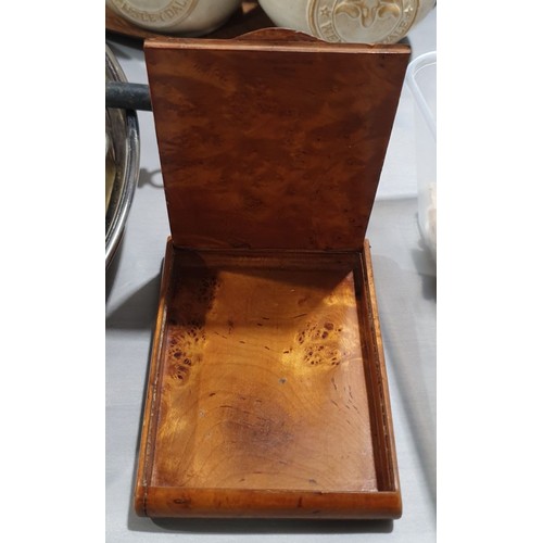 209 - A vintage burr walnut card case, length 4.5