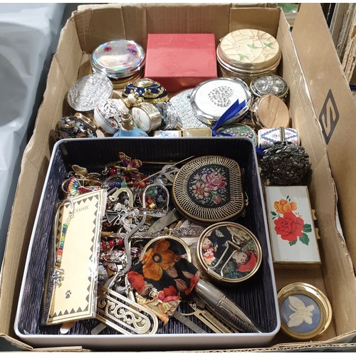 507 - Trinket boxes and perfume bottles.

UK shipping £14.