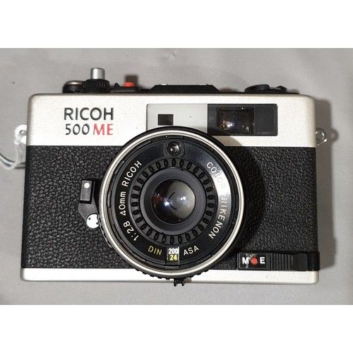 550 - A Ricoh 500 ME camera.

UK shipping £14.
