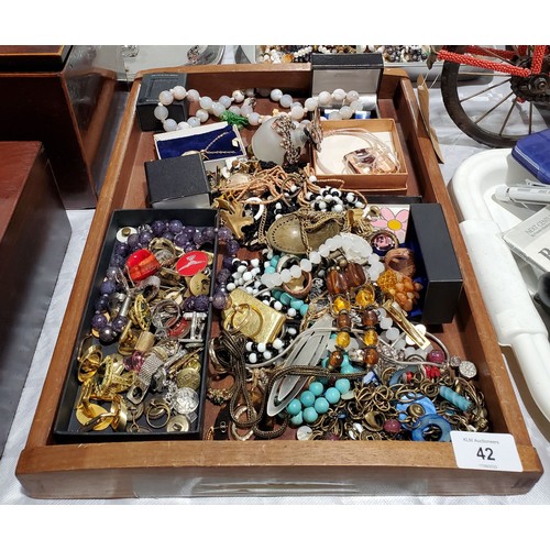 42 - A selection of costume jewellery.

UK shipping £14.