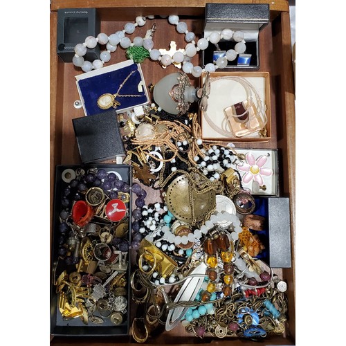 42 - A selection of costume jewellery.

UK shipping £14.