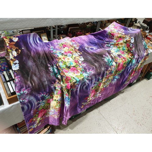37 - Chinese silk material.

UK shipping £14.