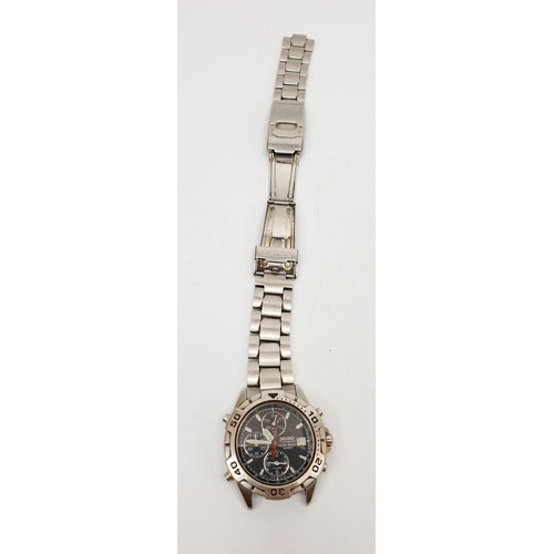 258 - A Seiko 7T32-7F70 chronograph quartz wrist watch. UK shipping £14.