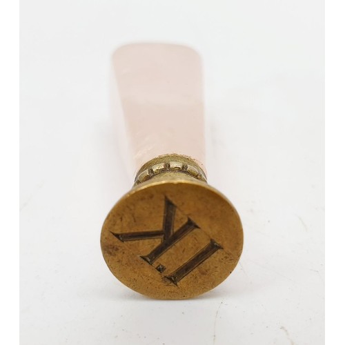 259 - An antique wax seal with a rose quartz handle. UK shipping £14.