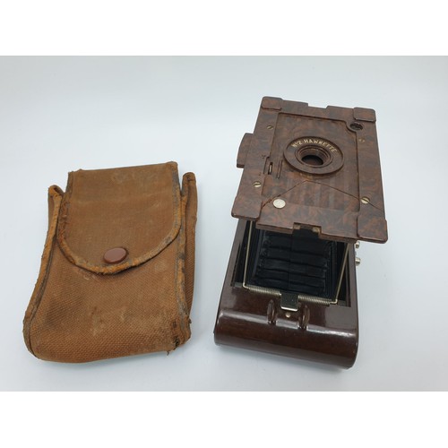 169 - A vintage Bakelite Hawkette No. 2 folding camera A/F. UK shipping £14.