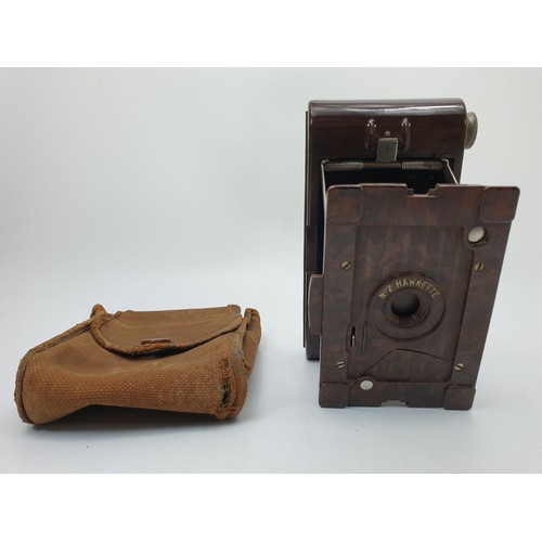 169 - A vintage Bakelite Hawkette No. 2 folding camera A/F. UK shipping £14.