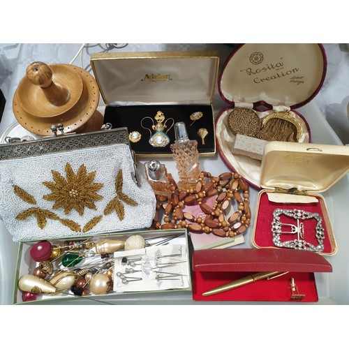 188 - A tray of assorted including vintage accessories and a bead evening purse. UK shipping £14.