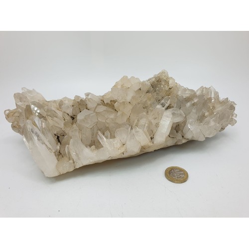 222 - A quartz crystal growth, length 11.5