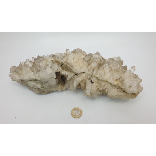 222 - A quartz crystal growth, length 11.5