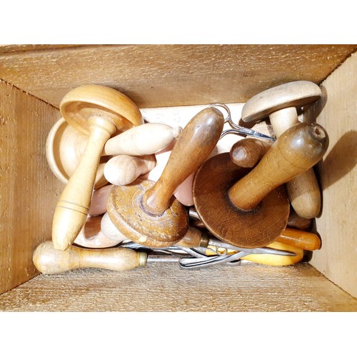 328 - A box of darning mushrooms and other sewing equipment. UK shipping £14.