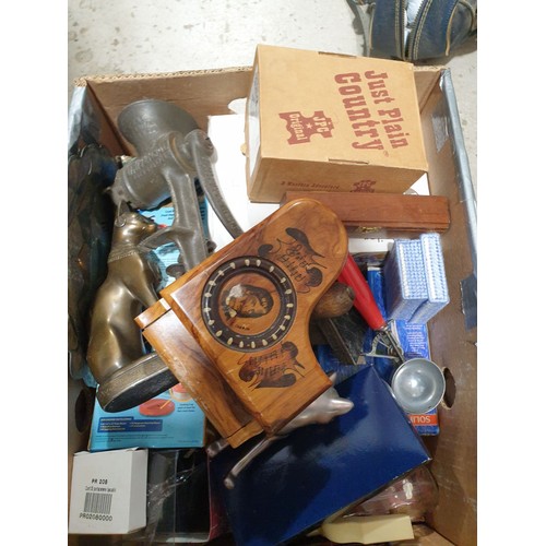 418 - A box of bric-a-brac. No shipping. Arrange collection or your own packer and shipper, please.