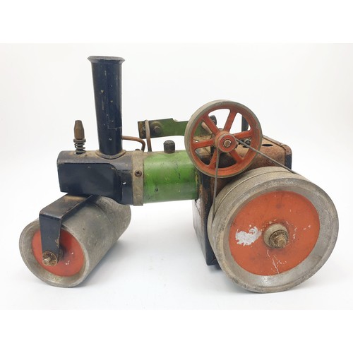 438 - A vintage Mamod steam powered model steam roller. UK shipping £14.