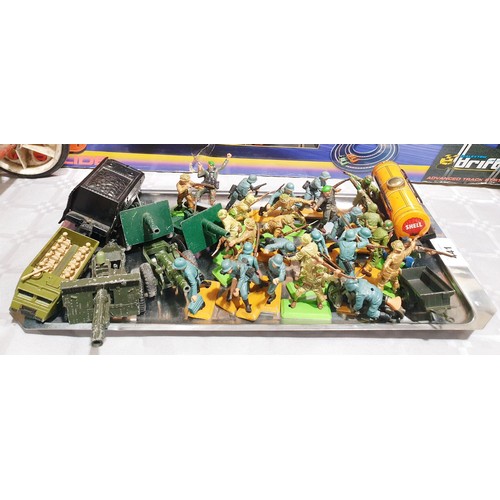 441 - A selection of Britain's soldiers and other toys. UK shipping £14.