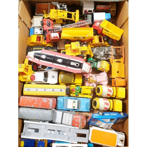 456 - A box of toy vehicles. UK shipping £14.