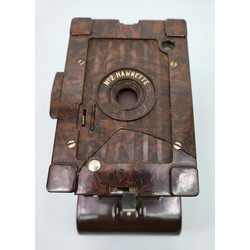 169 - A vintage Bakelite Hawkette No. 2 folding camera A/F. UK shipping £14.